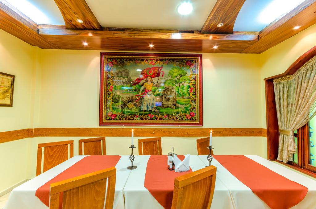 Hotel Cosmos Azenograd Kültér fotó